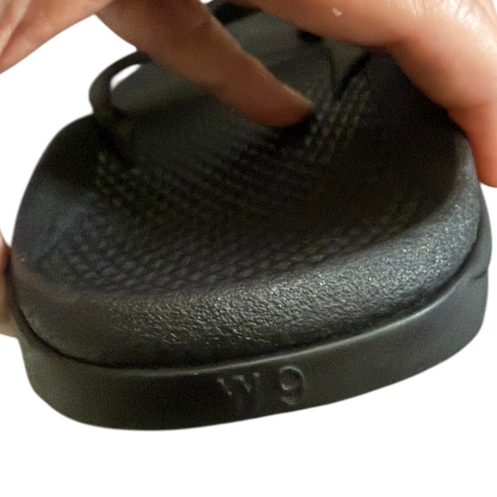Chaco Flip Flops Size 9 Womens Black Vibram Sole LUVSEAT Sport Sandals Gorpcore - Picture 7 of 9